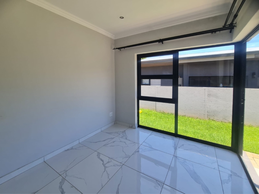 To Let 4 Bedroom Property for Rent in Melodie North West